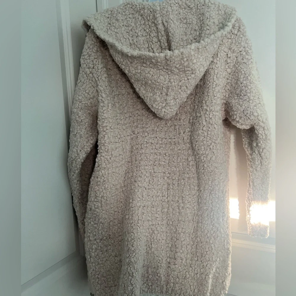 NWT Barefoot Dreams S/M Boucle Hooded Cardi in Almond - Picture 6 of 8